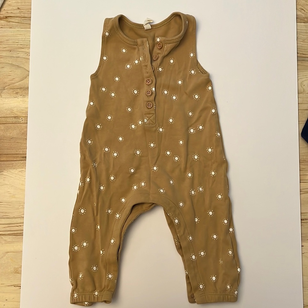 Q by Quincy Mae warm brown with white suns